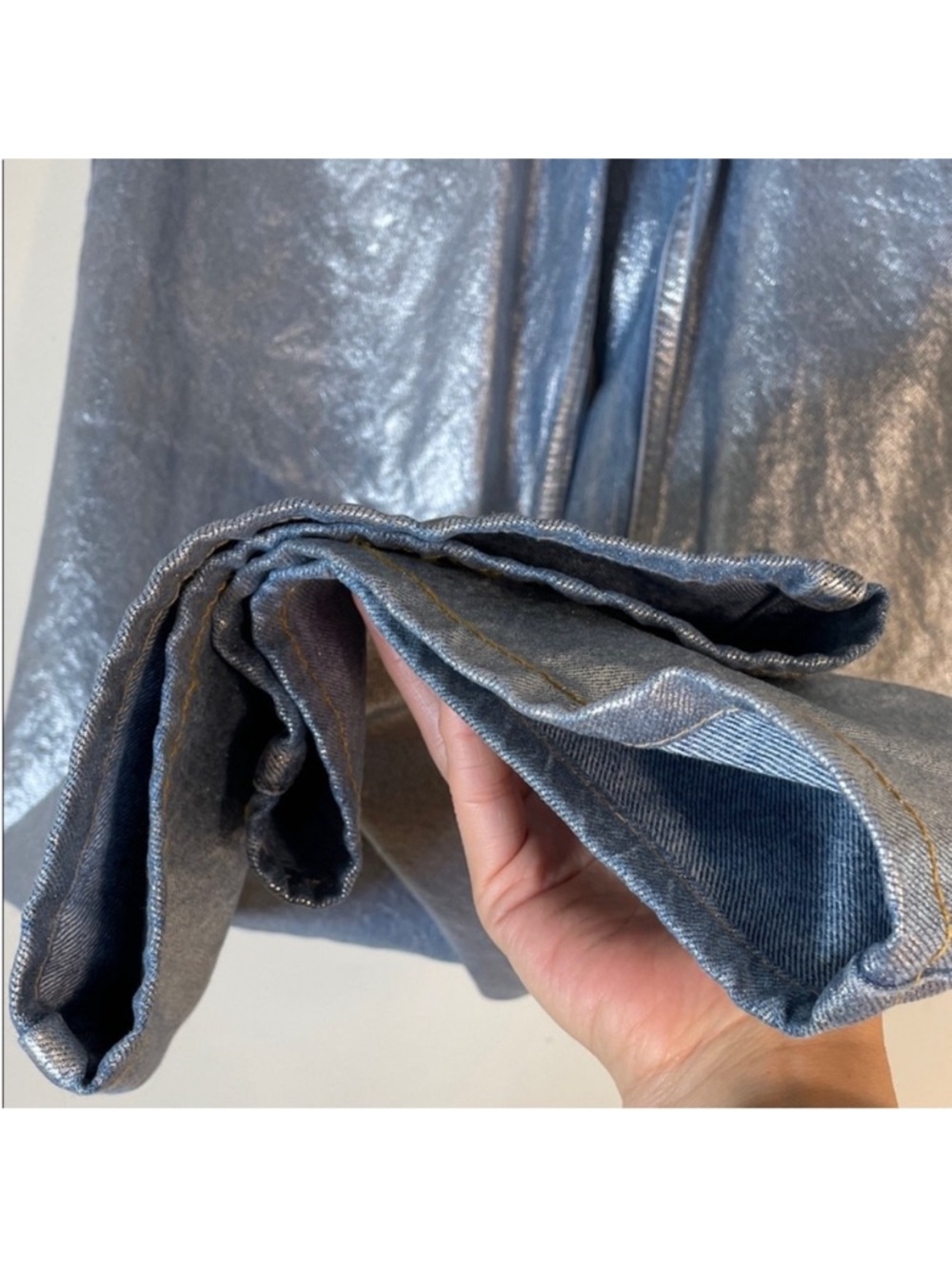 NEW! Blogger’s Favorite Zara Boho Metallic Wide Leg Jeans in Light Silver. 4. - Picture 11 of 16